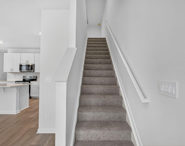 663 Salisbury Circle - Photo Thumbnail 10