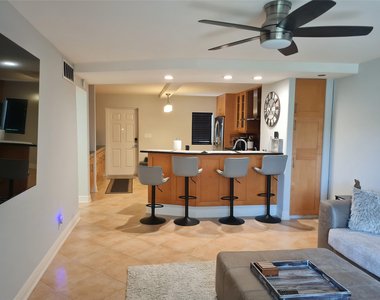 222 N Federal Highway - Photo Thumbnail 8
