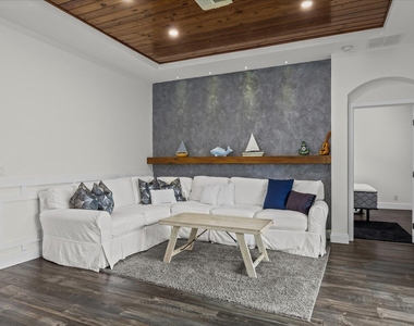 10502 Sw Kelsey Way - Photo Thumbnail 8