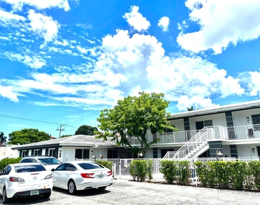 330 W Camino Real - Photo Thumbnail 3