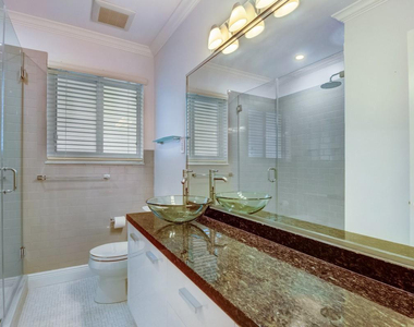 901 Santiago Street - Photo Thumbnail 4