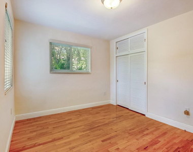 901 Santiago Street - Photo Thumbnail 5