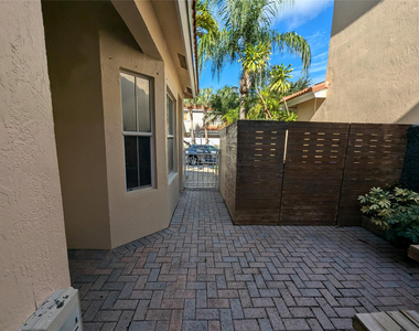 1770 Yellowheart Way - Photo Thumbnail 4