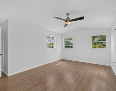 1120 Lake Shore Drive - Photo Thumbnail 19