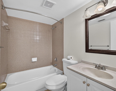 1120 Lake Shore Drive - Photo Thumbnail 7