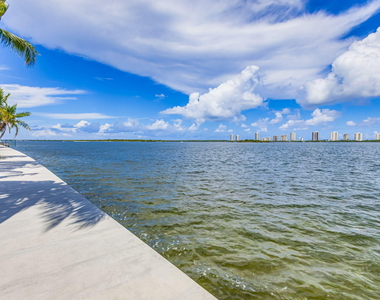 1120 Lake Shore Drive - Photo Thumbnail 37