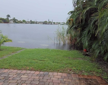 2521 Sw 58th Manor - Photo Thumbnail 27