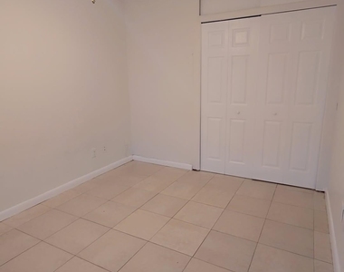 2521 Sw 58th Manor - Photo Thumbnail 19