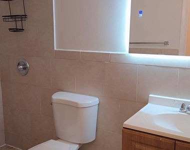 2521 Sw 58th Manor - Photo Thumbnail 14