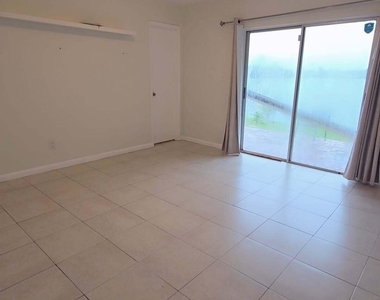 2521 Sw 58th Manor - Photo Thumbnail 23