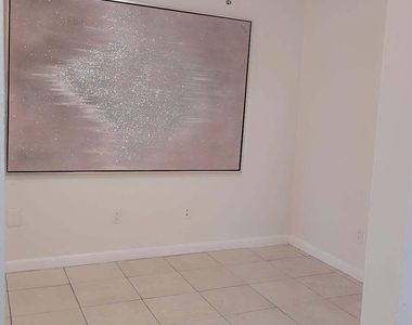 2521 Sw 58th Manor - Photo Thumbnail 7
