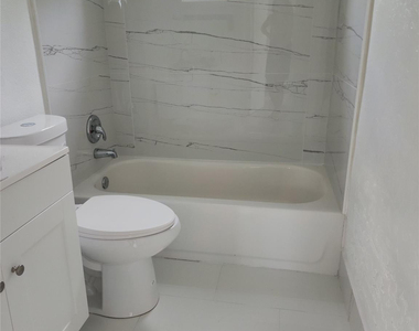 2549 Nw 4th Court - Photo Thumbnail 5