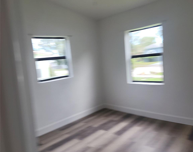 2549 Nw 4th Court - Photo Thumbnail 7