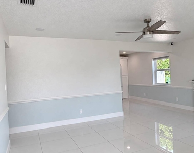 2333 Wabasso Drive - Photo Thumbnail 9