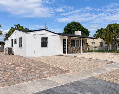 2333 Wabasso Drive - Photo Thumbnail 1