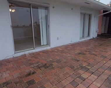 2521 Sw 58th Manor - Photo Thumbnail 18