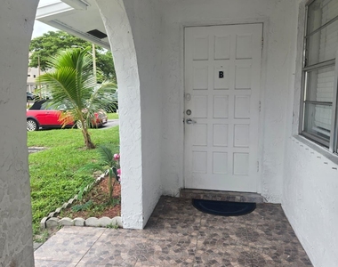 2521 Sw 58th Manor - Photo Thumbnail 1