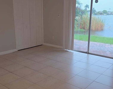 2521 Sw 58th Manor - Photo Thumbnail 13