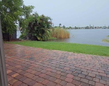 2521 Sw 58th Manor - Photo Thumbnail 19