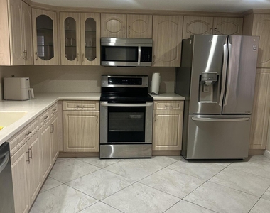 291 S Hollybrook Drive - Photo Thumbnail 3