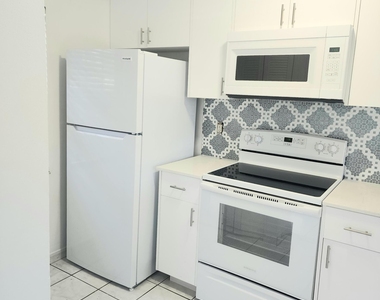 11684 Nw 39th Street - Photo Thumbnail 4