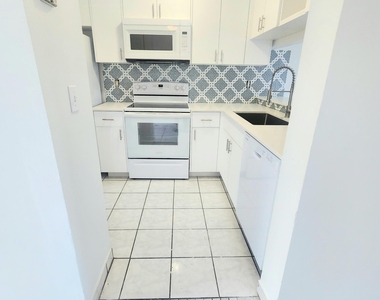 11684 Nw 39th Street - Photo Thumbnail 3