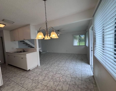 208 E Tiffany Drive - Photo Thumbnail 2