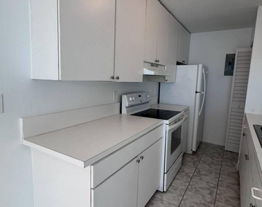 208 E Tiffany Drive - Photo Thumbnail 5