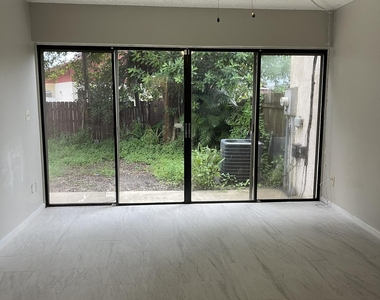 1407 White Pine Drive - Photo Thumbnail 12