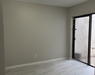 1407 White Pine Drive - Photo Thumbnail 8