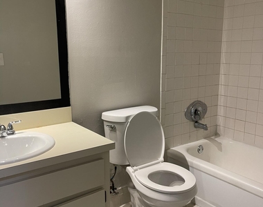 1407 White Pine Drive - Photo Thumbnail 6
