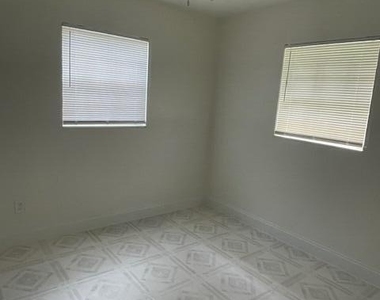 6416 Sw 24th Street - Photo Thumbnail 9