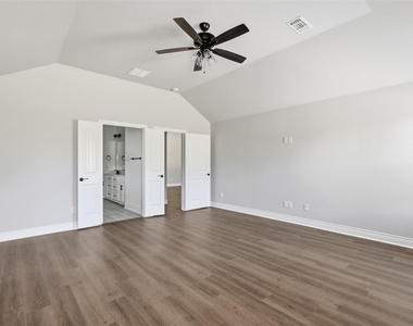 920 E Chaffin Street - Photo Thumbnail 4