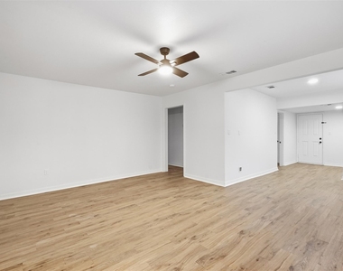 920 E Chaffin Street - Photo Thumbnail 12