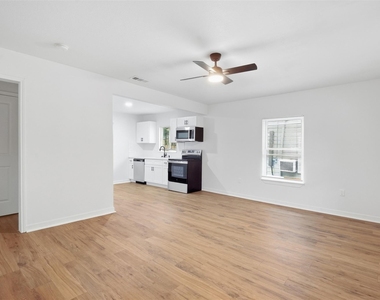 920 E Chaffin Street - Photo Thumbnail 1