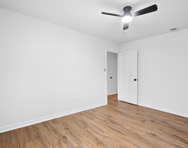 920 E Chaffin Street - Photo Thumbnail 6