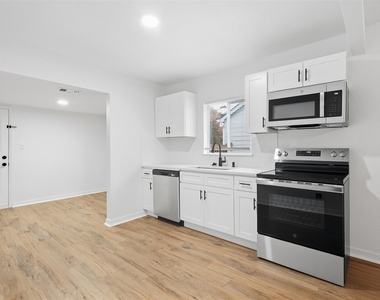 920 E Chaffin Street - Photo Thumbnail 3