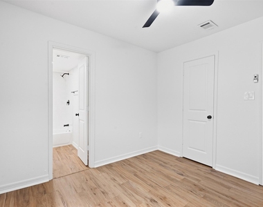 920 E Chaffin Street - Photo Thumbnail 9