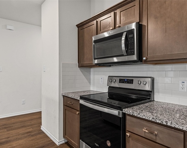 110 Alydar Lane - Photo Thumbnail 32