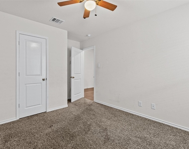110 Alydar Lane - Photo Thumbnail 11