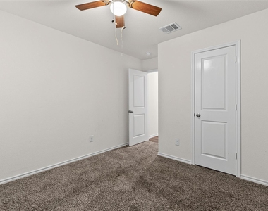 110 Alydar Lane - Photo Thumbnail 15
