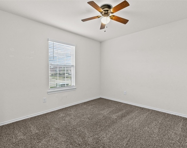 110 Alydar Lane - Photo Thumbnail 5