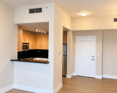511 Se 5th Avenue - Photo Thumbnail 5
