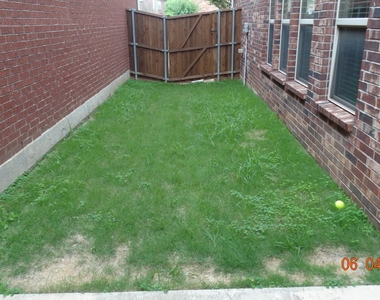 3412 Porter Creek - Photo Thumbnail 15