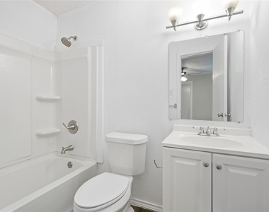 1102 E Lamar Street - Photo Thumbnail 19