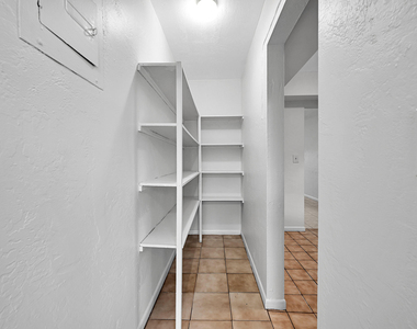 199 Sw 15th Street - Photo Thumbnail 8