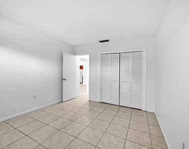 199 Sw 15th Street - Photo Thumbnail 17