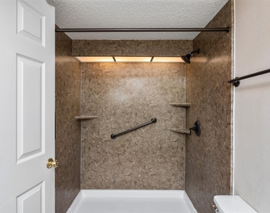 416 Lincoln Drive - Photo Thumbnail 13