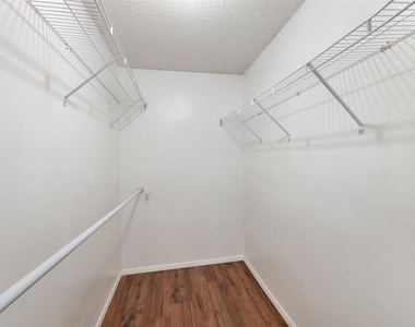 416 Lincoln Drive - Photo Thumbnail 12