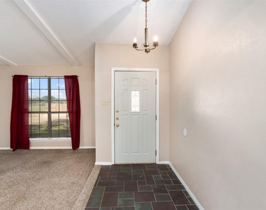416 Lincoln Drive - Photo Thumbnail 2